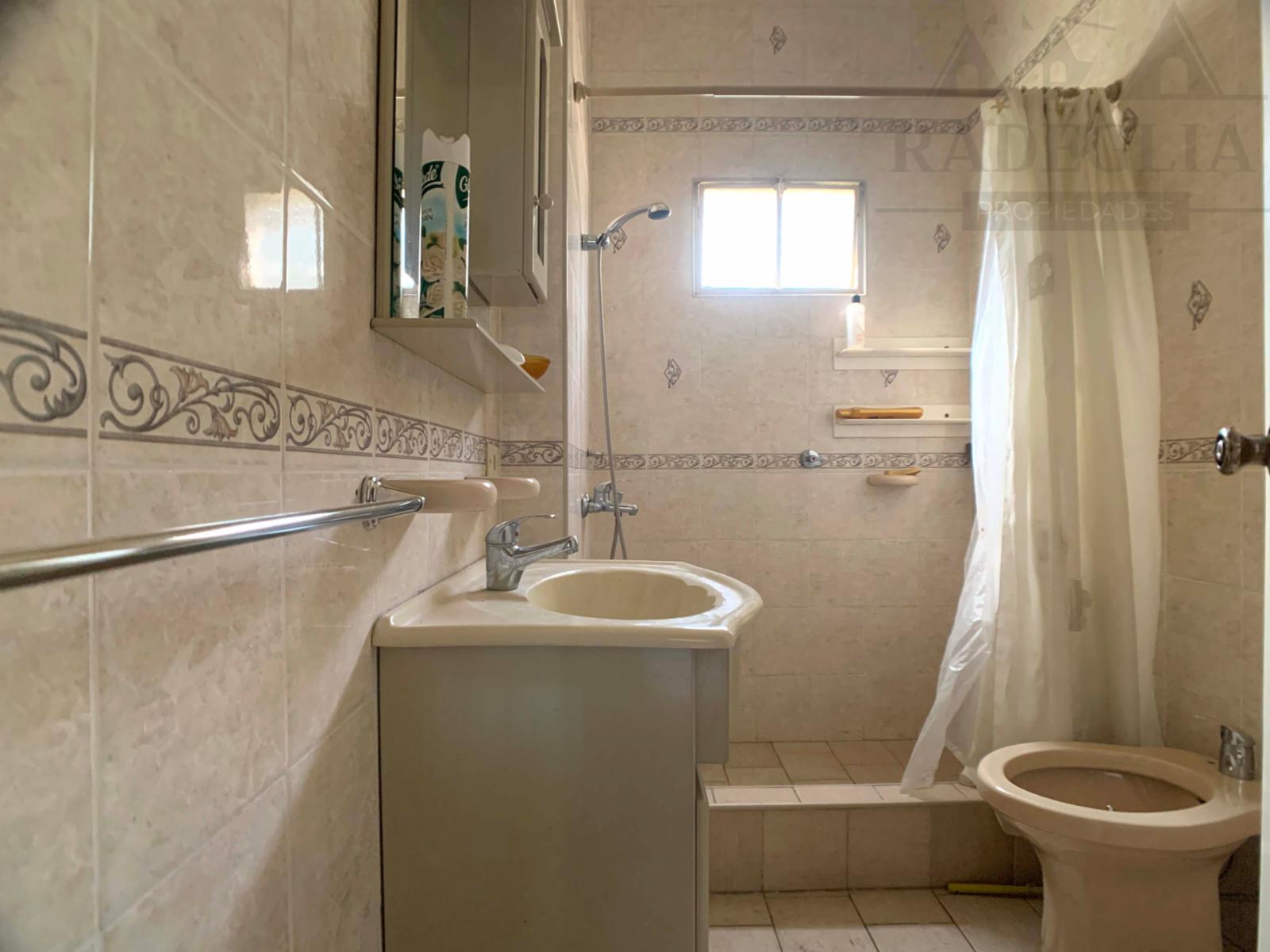 Chalet en muy buen estado - Carlos Diehl 2050, Longchamps. — foto 7