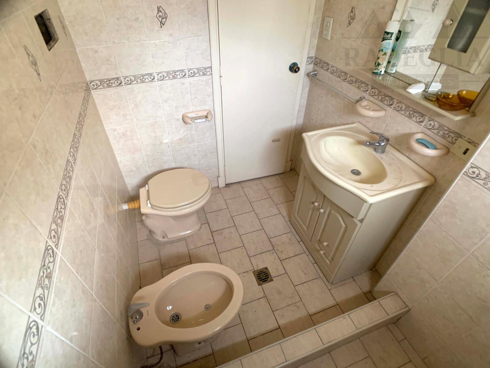Chalet en muy buen estado - Carlos Diehl 2050, Longchamps. — foto 8