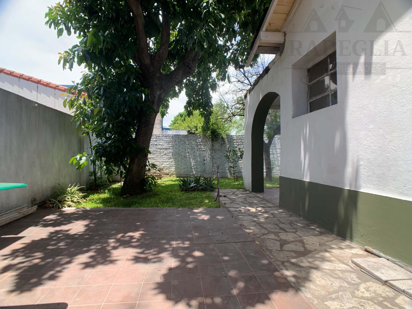 Chalet inmaculado en barrio residencial — foto 10