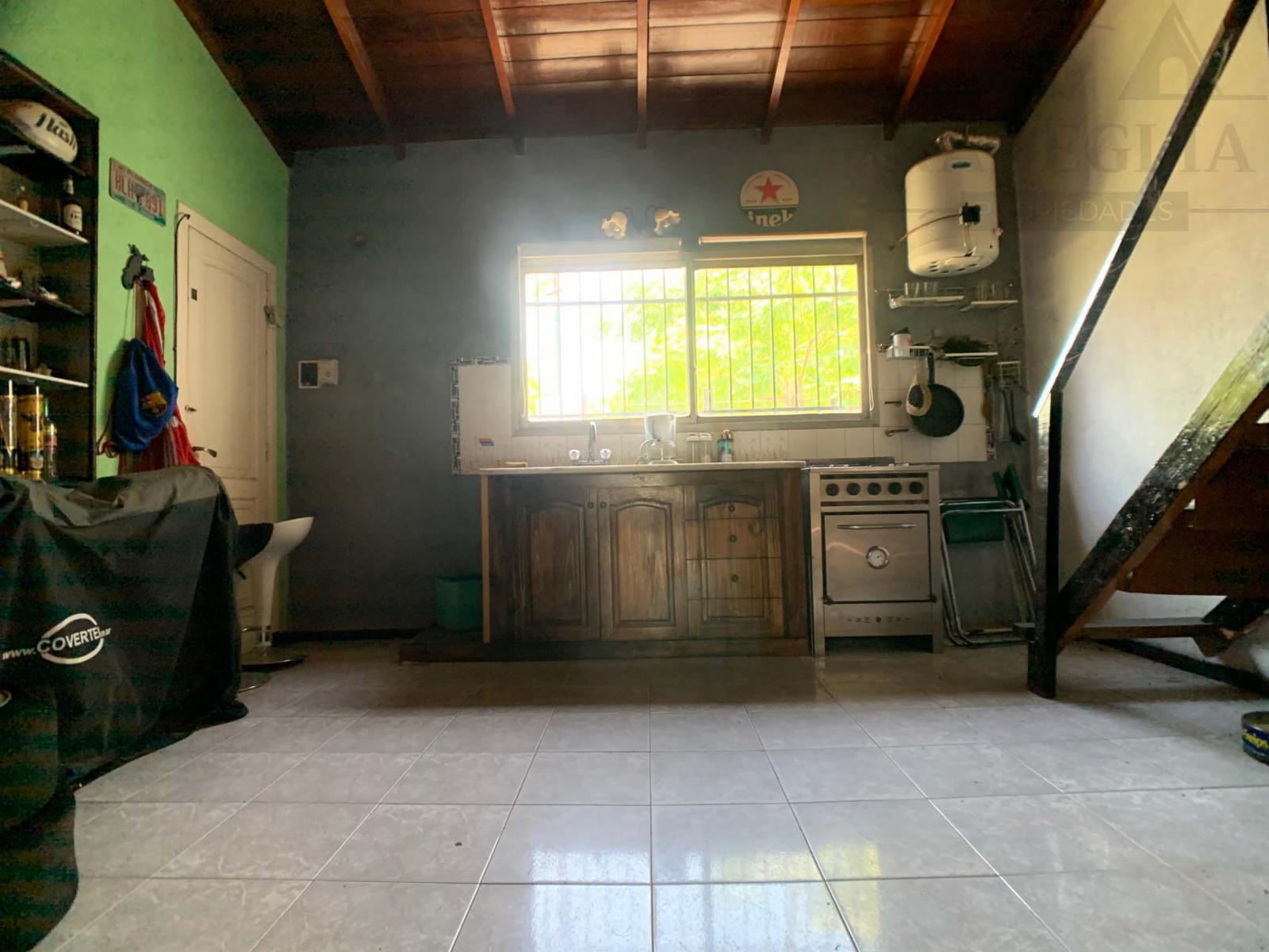 Chalet inmaculado en barrio residencial — foto 12