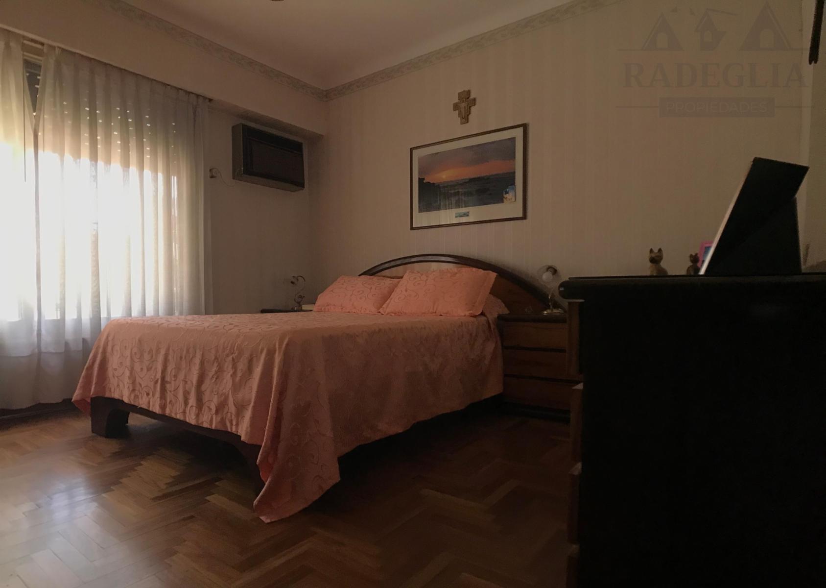 Chalet 3 amb. en esquina, muy buen estado - Burzaco — foto 11