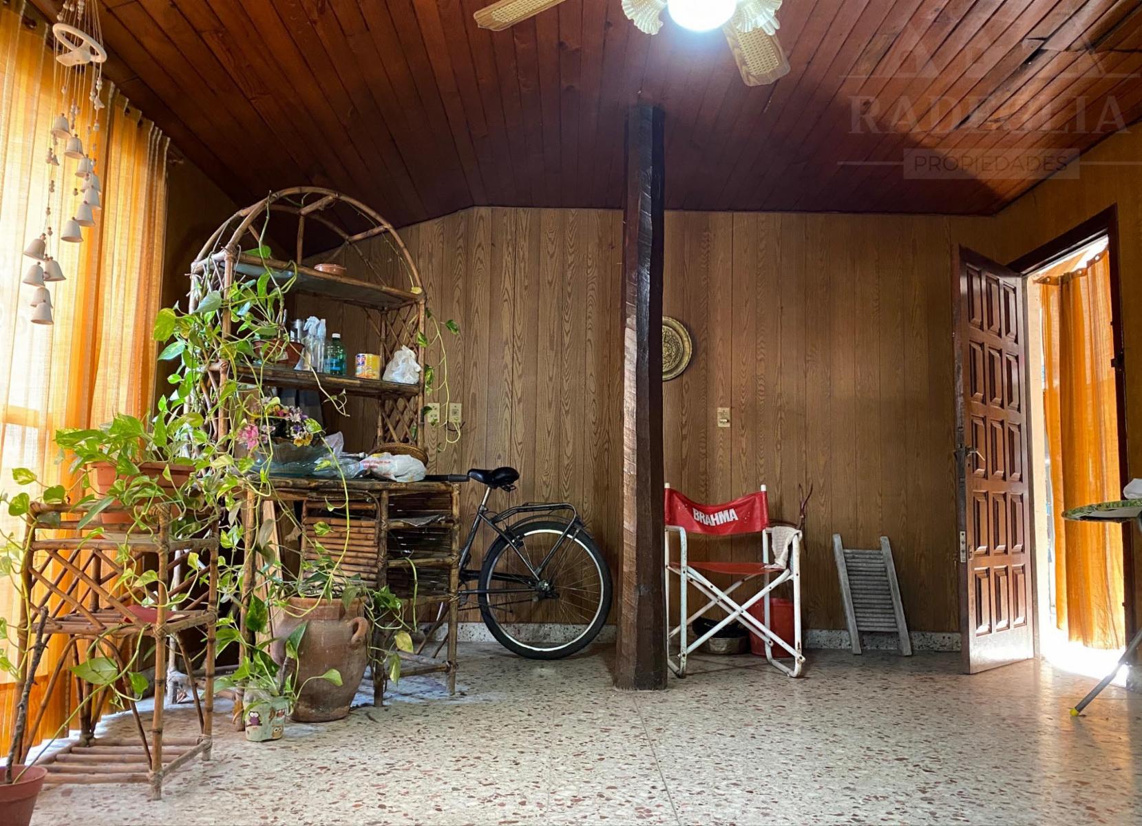 Chalet en esquina en calle Asamblea - a 5 cuadras de Av. Yrigoyen. — foto 8