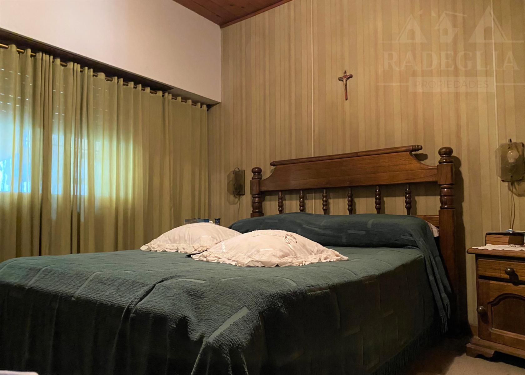 Chalet en esquina en calle Asamblea - a 5 cuadras de Av. Yrigoyen. — foto 10