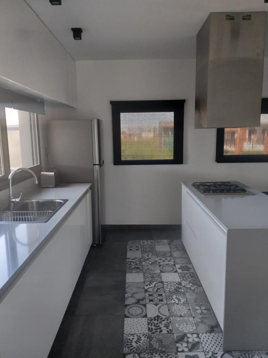 VENTA, VIVIENDA DE 3 DORMITORIOS EN TIERRA DE SUEÑOS PUERTO SAN MARTIN — foto 4