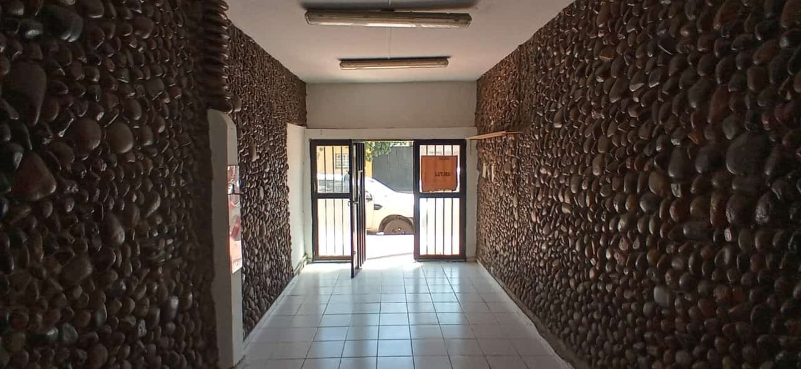 DORREGO Ubicadísimo Lamadrid Dorrego 90 m2 totales $ 320.000 IMPERIO INMOBILIARIA Mza - 7