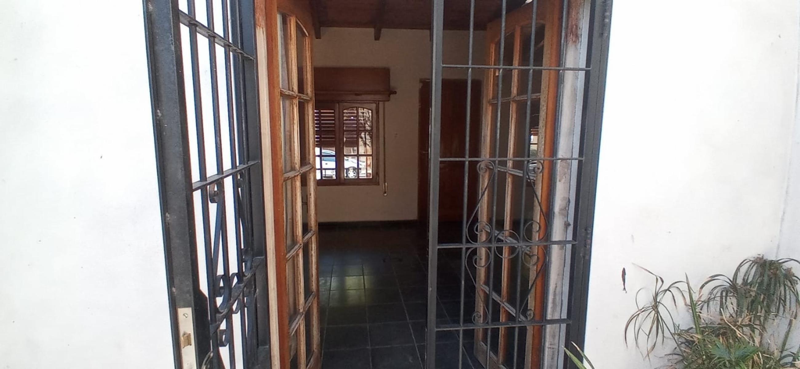 CATEGORÍA TRAPICHE Bellísima Luminosa Amplia3DormPatioGarageChurrasquera Balcón USD 65.000 — foto 9