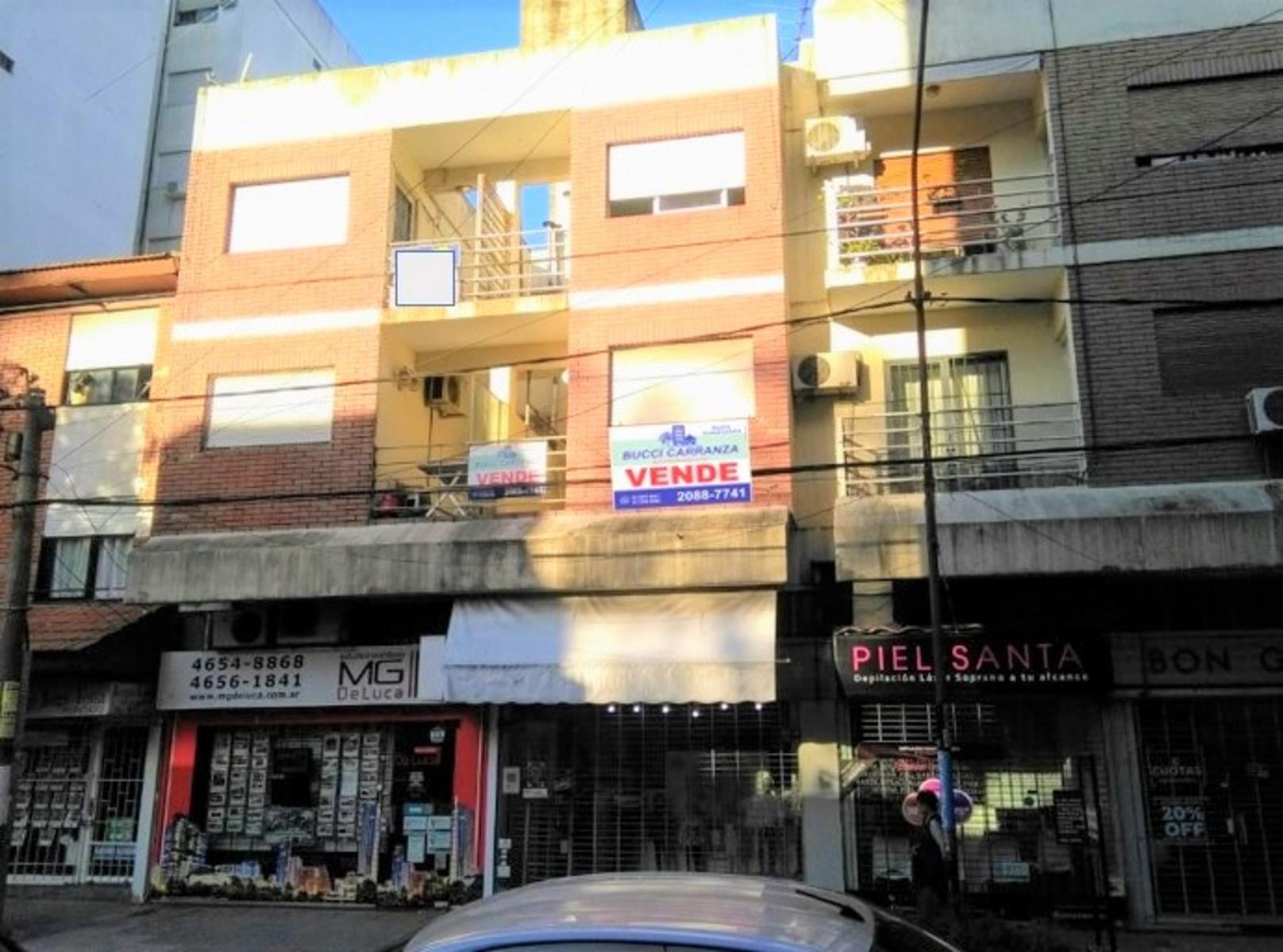 Departamento RETASADO en muy linda zona , cerca de todo en pleno centro de Ramos Mejia, muy cómodo en 1° Piso al frente , muy buen estado de conservación, EXCELENTE PROPIEDAD — foto 2