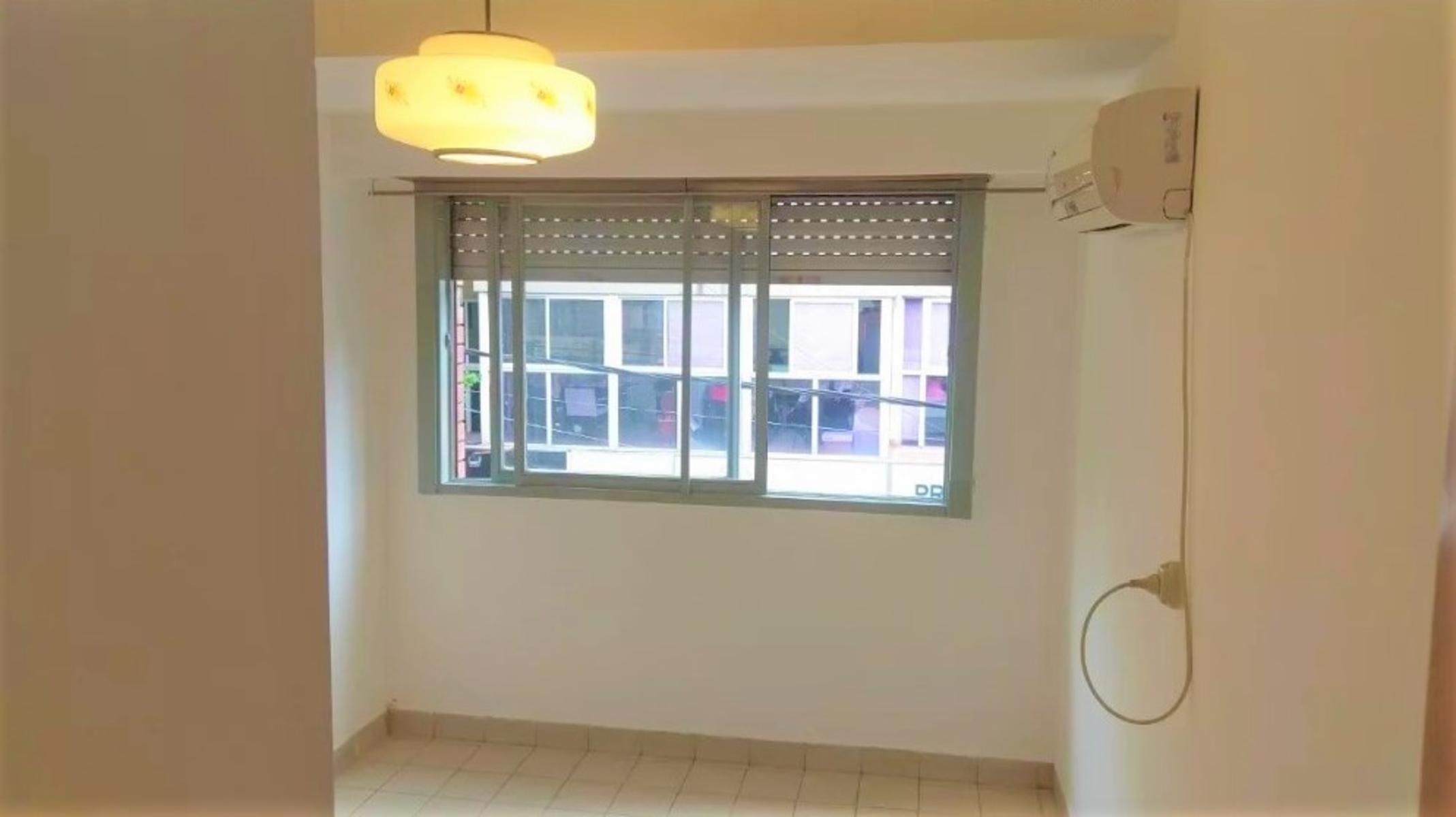 Departamento RETASADO en muy linda zona , cerca de todo en pleno centro de Ramos Mejia, muy cómodo en 1° Piso al frente , muy buen estado de conservación, EXCELENTE PROPIEDAD — foto 9