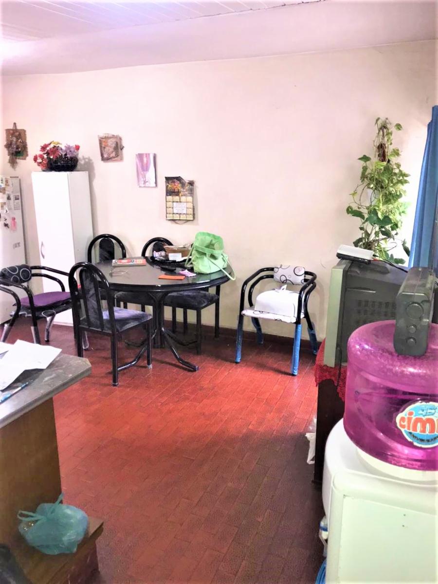 CASA AL FRENTE DE TRES AMBIENTES, MAS UN DEPARTAMENTO DE DOS AMBIENTES, SON 2 UNIDADES FUNCIONALES JUNTAS…. IDEAL DOS FAMILIAS O FAMILIA NUMEROSA — foto 8