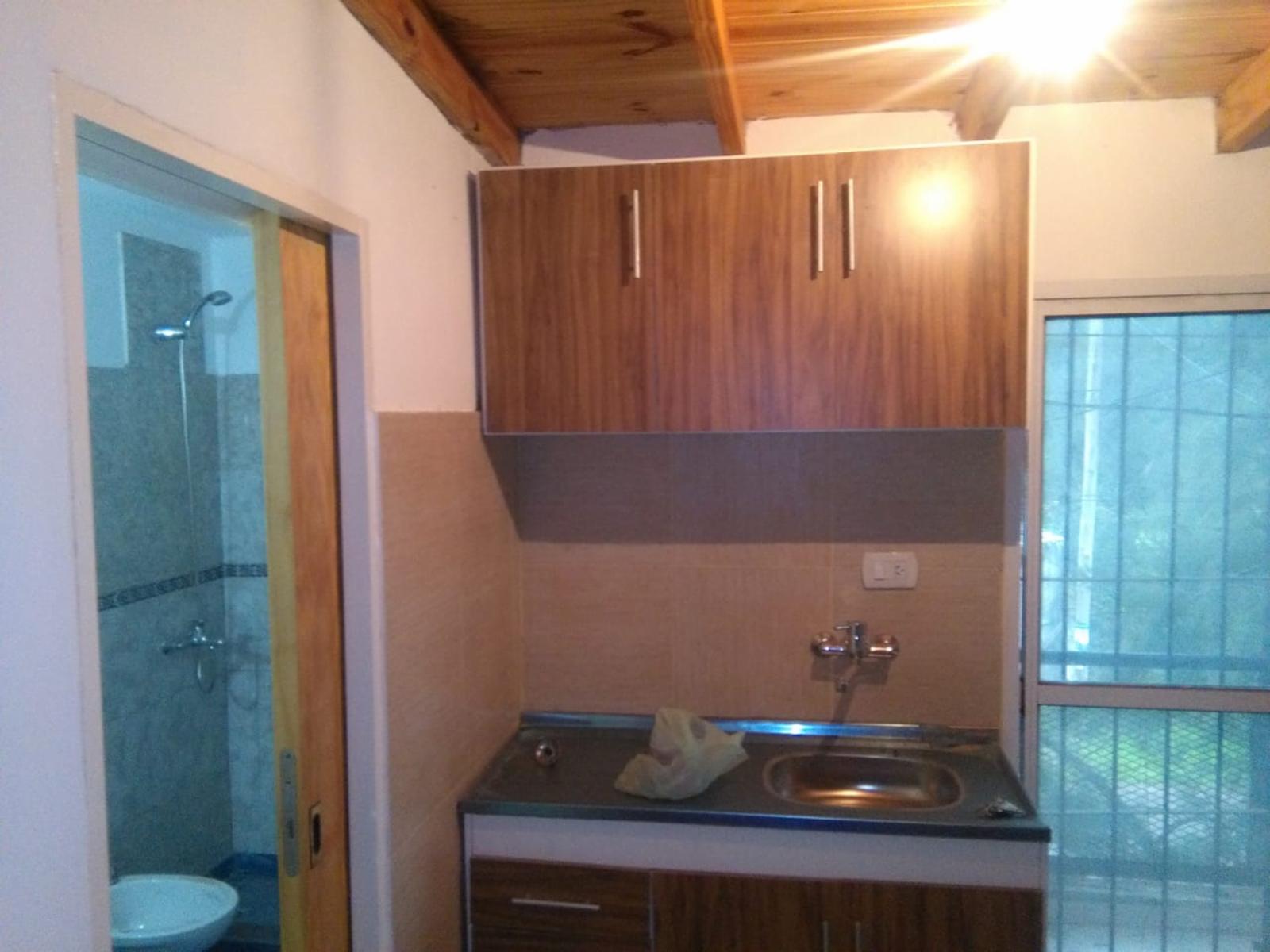 Departamento de un ambiente amplio, en 1° piso en Paso del Rey