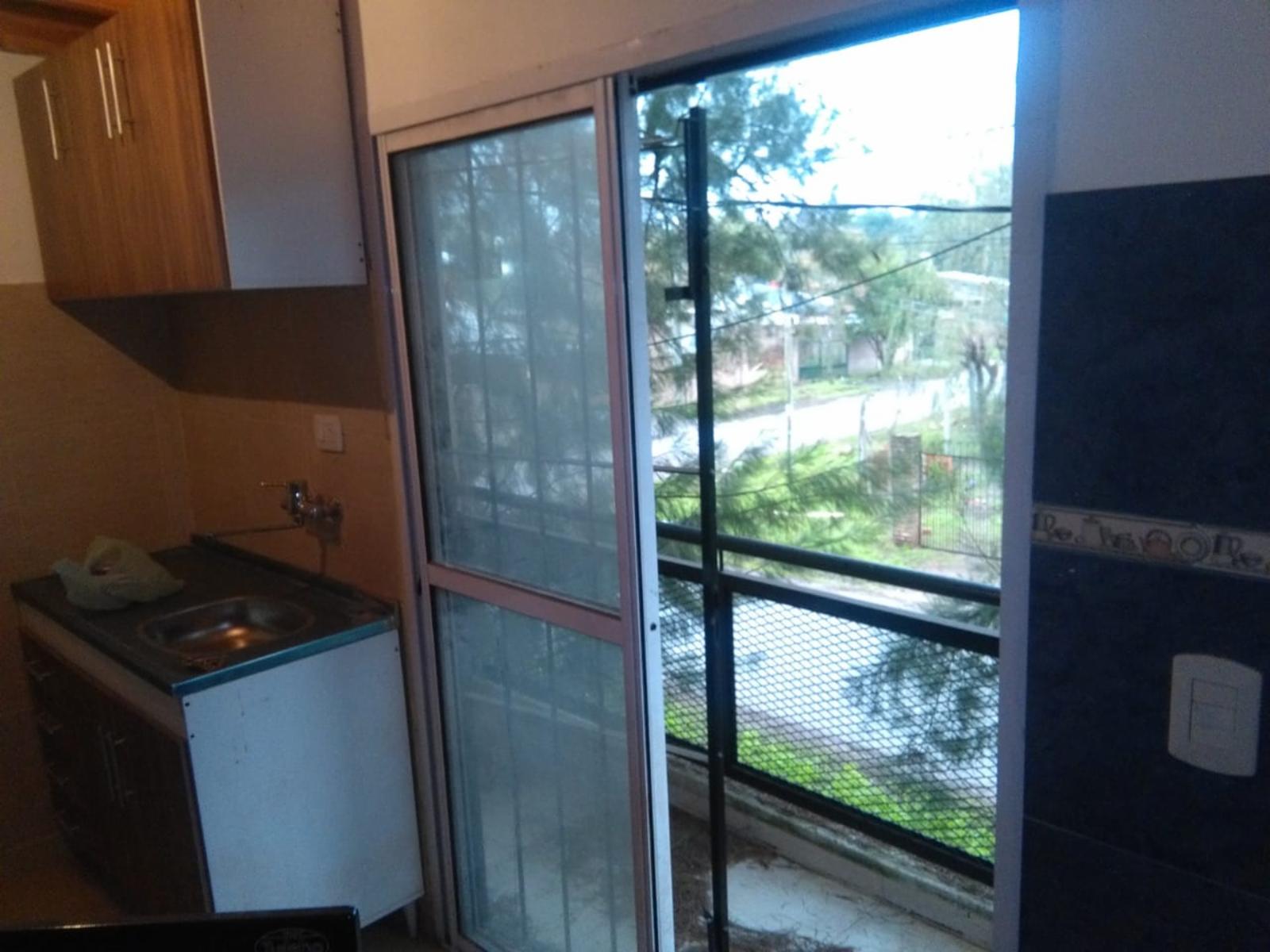 Departamento de un ambiente amplio, en 1° piso en Paso del Rey — foto 5