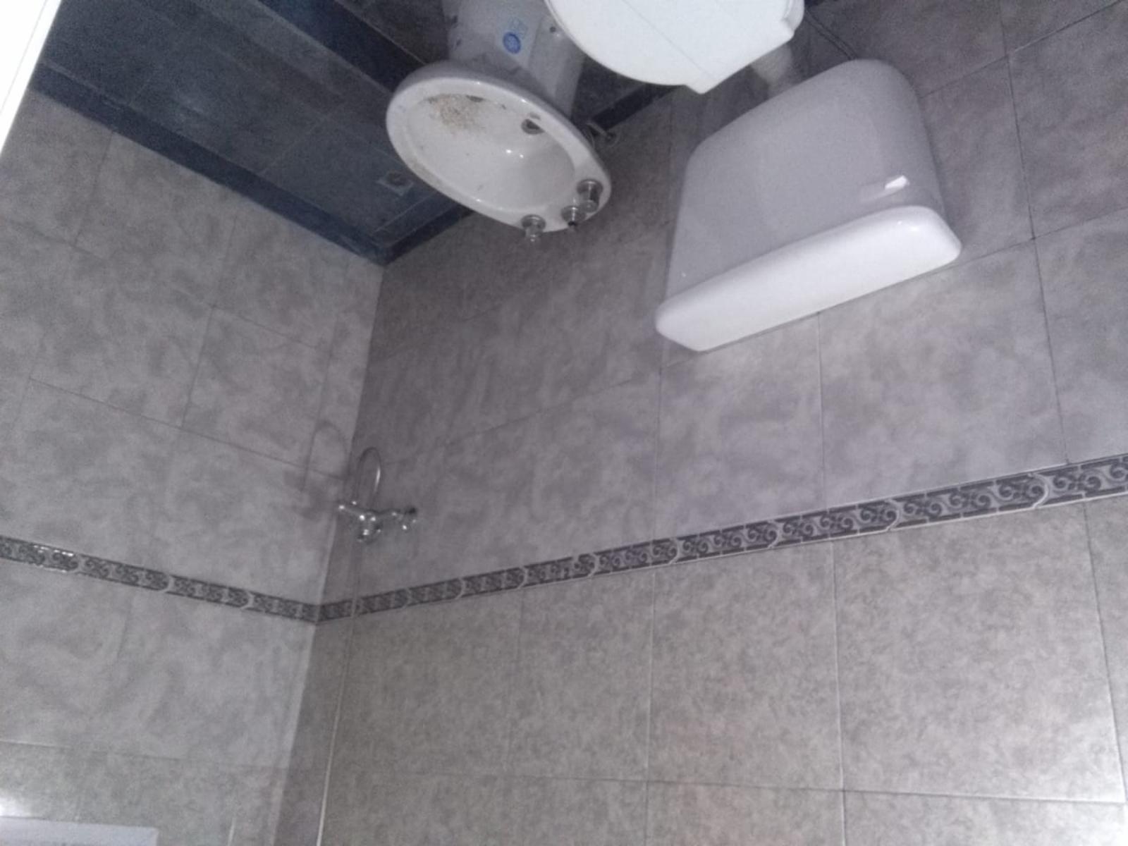 Departamento de un ambiente amplio, en 1° piso en Paso del Rey — foto 6