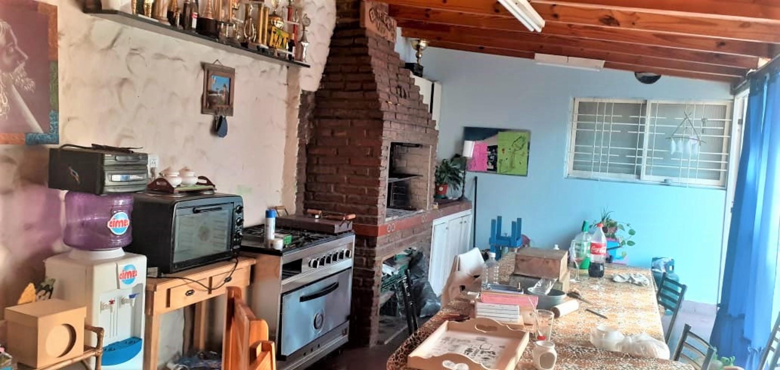 CASA EN ESQUINA DE TRES AMBIENTES EN SAN JUSTO — foto 5