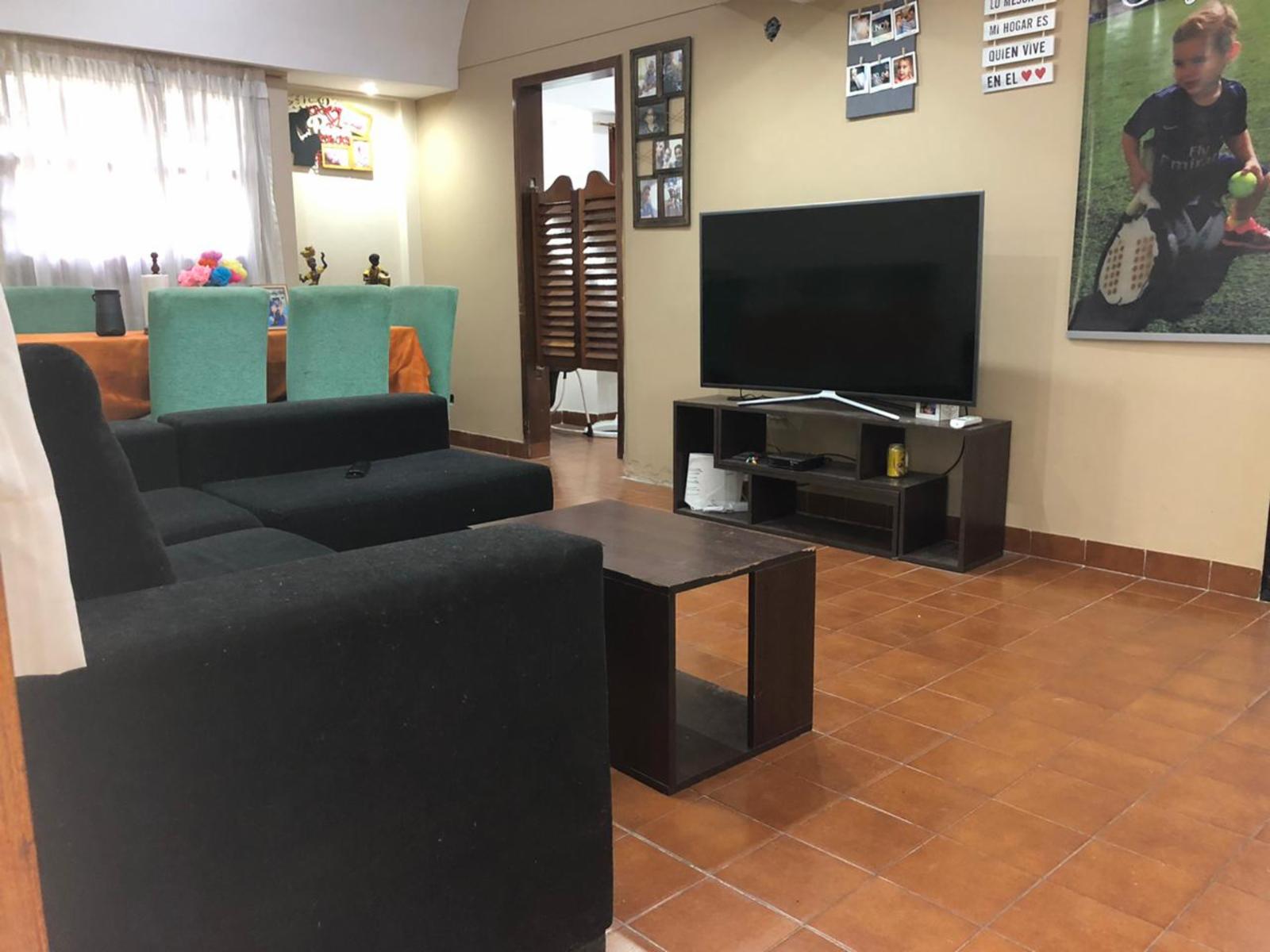 Casa estilo abovedada en Ituzaingo Norte de 4 ambientes con cochera para varios autos — foto 2