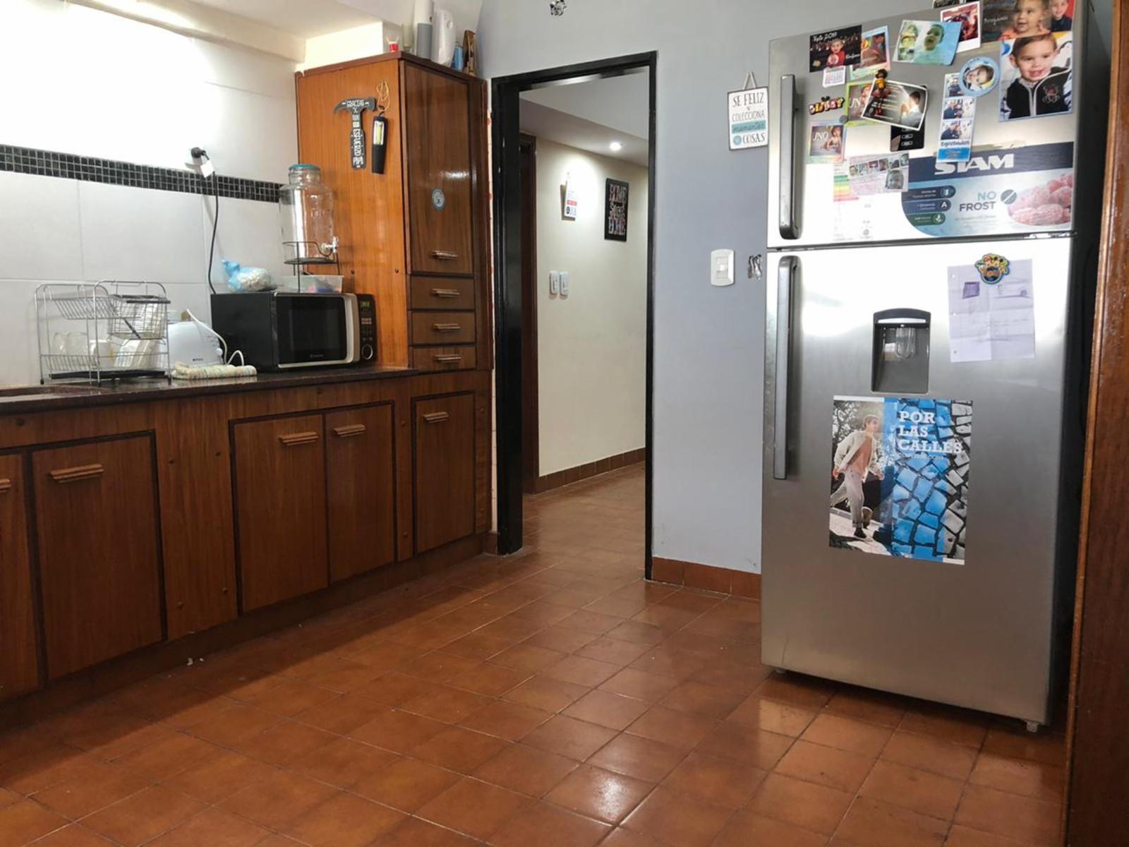 Casa estilo abovedada en Ituzaingo Norte de 4 ambientes con cochera para varios autos — foto 3