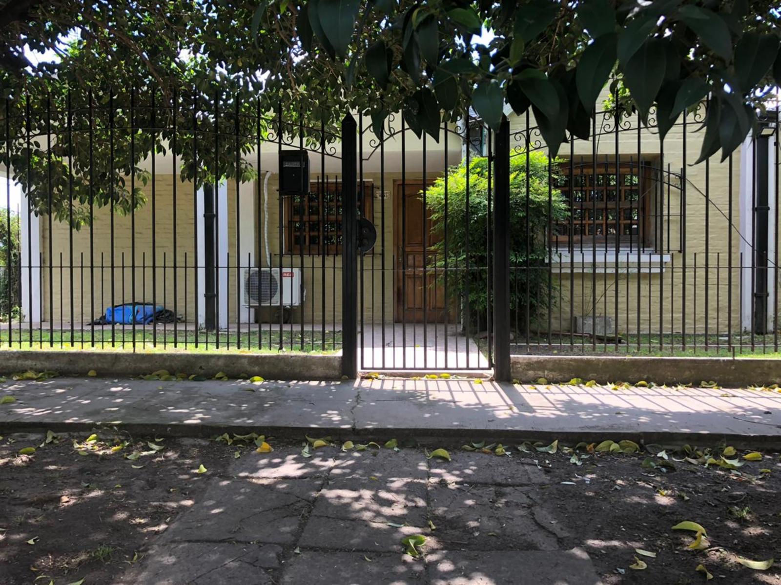 Casa estilo abovedada en Ituzaingo Norte de 4 ambientes con cochera para varios autos — foto 15