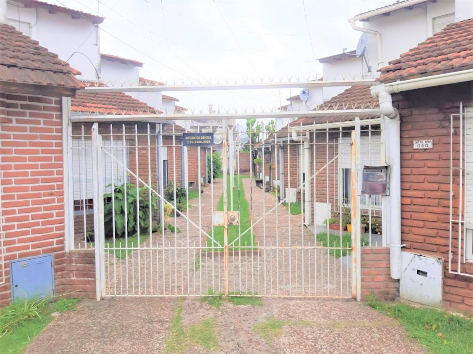 DUPLEX, PH EN VENTA DE 2 AMBIENTES COMODOS, EN 2 PLANTAS Y CON PEQUEÑO PATIO EN VILLA LUZURIAGA. RETASADO — foto 2