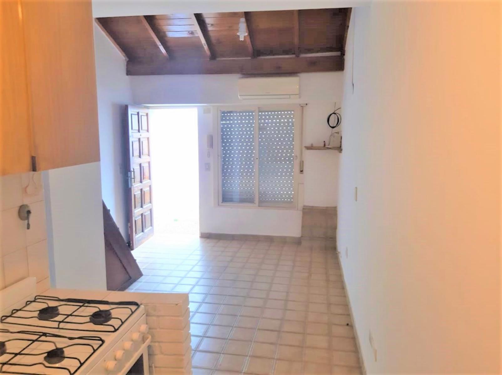 DUPLEX, PH EN VENTA DE 2 AMBIENTES COMODOS, EN 2 PLANTAS Y CON PEQUEÑO PATIO EN VILLA LUZURIAGA. RETASADO — foto 4