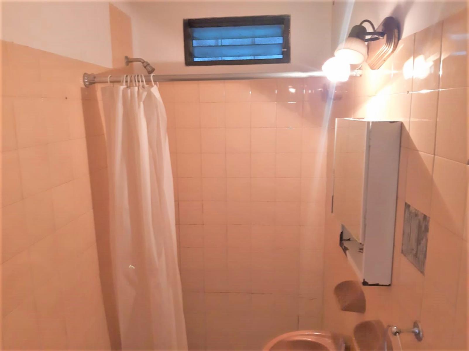 DUPLEX, PH EN VENTA DE 2 AMBIENTES COMODOS, EN 2 PLANTAS Y CON PEQUEÑO PATIO EN VILLA LUZURIAGA. RETASADO — foto 5
