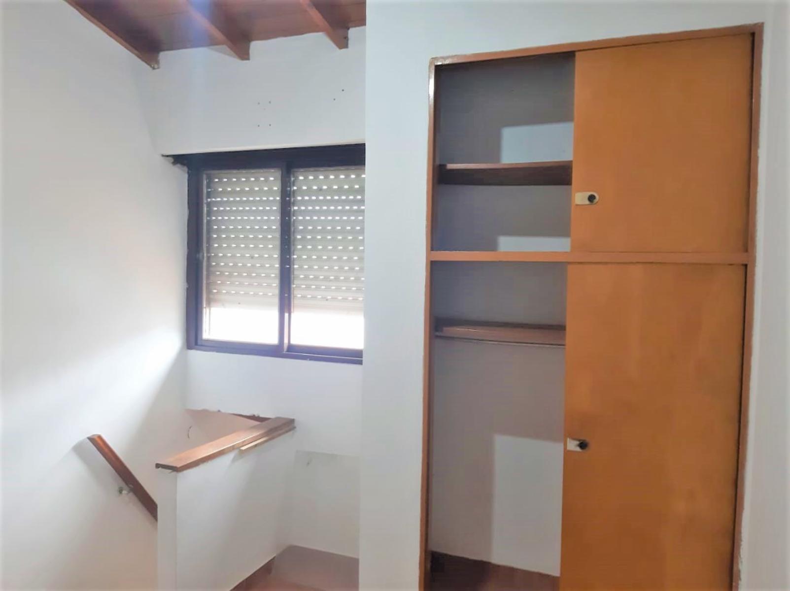 DUPLEX, PH EN VENTA DE 2 AMBIENTES COMODOS, EN 2 PLANTAS Y CON PEQUEÑO PATIO EN VILLA LUZURIAGA. RETASADO — foto 10