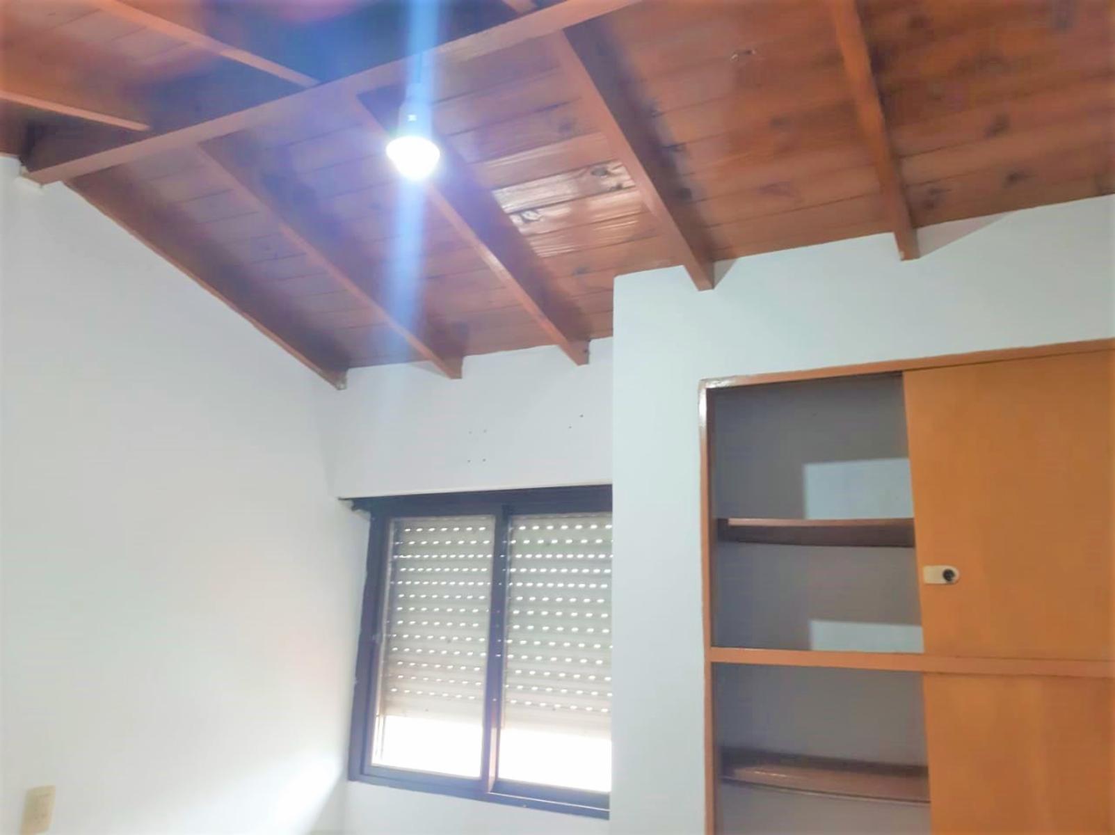 DUPLEX, PH EN VENTA DE 2 AMBIENTES COMODOS, EN 2 PLANTAS Y CON PEQUEÑO PATIO EN VILLA LUZURIAGA. RETASADO — foto 11