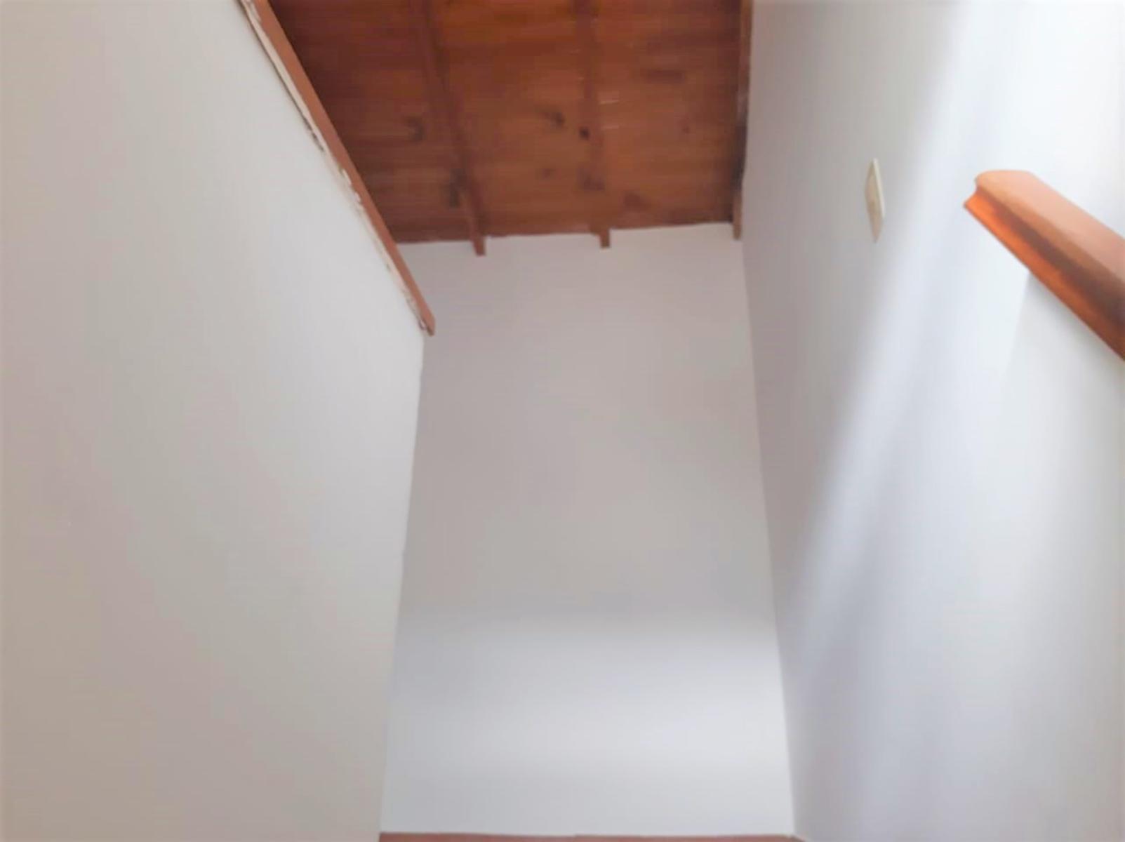 DUPLEX, PH EN VENTA DE 2 AMBIENTES COMODOS, EN 2 PLANTAS Y CON PEQUEÑO PATIO EN VILLA LUZURIAGA. RETASADO — foto 13