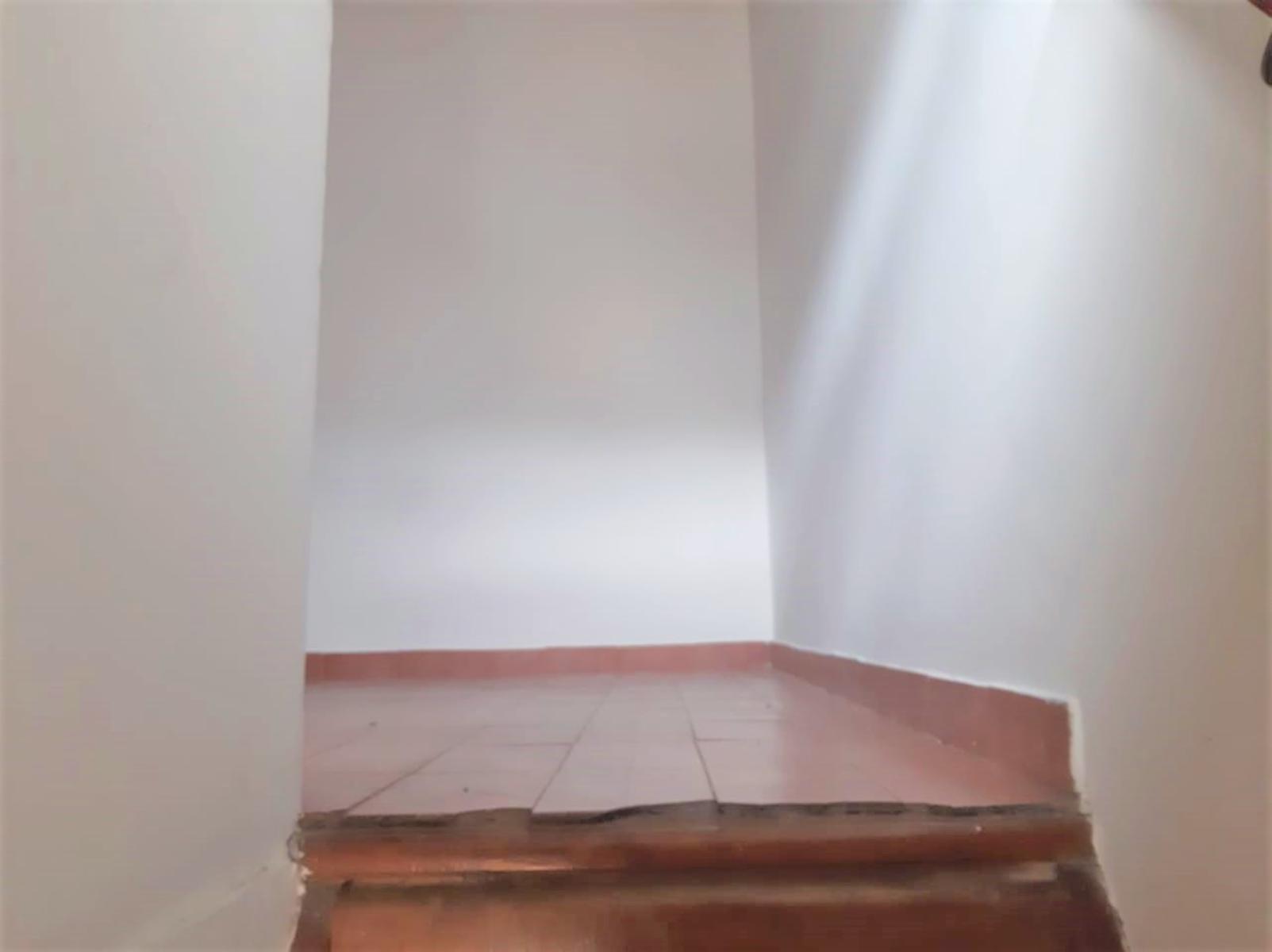 DUPLEX, PH EN VENTA DE 2 AMBIENTES COMODOS, EN 2 PLANTAS Y CON PEQUEÑO PATIO EN VILLA LUZURIAGA. RETASADO — foto 14