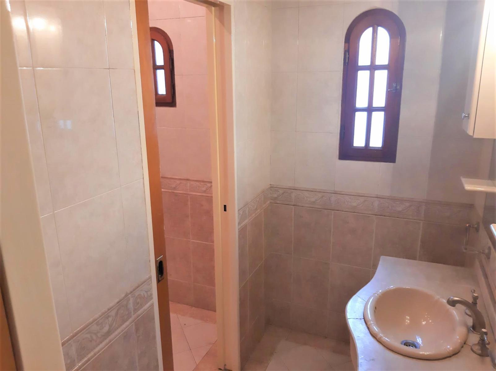 CASA EN VILLA LUZURIAGA, NUEVO PRECIO** CASA SOBRE LOTE PROPIO DE TRES AMBIENTES, GARAGE CUBIERTO — foto 13