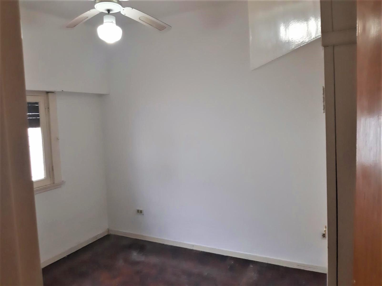 CASA EN VILLA LUZURIAGA, NUEVO PRECIO** CASA SOBRE LOTE PROPIO DE TRES AMBIENTES, GARAGE CUBIERTO — foto 15