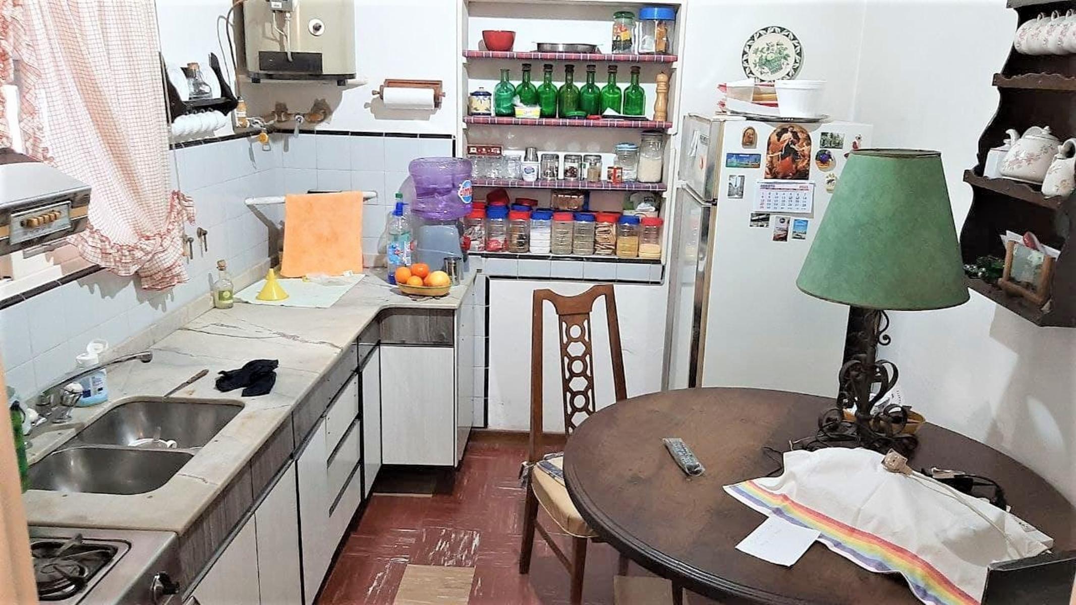 CASA EN MORÓN CENTRO (BOATTI Y CARLOS PELLEGRINI), DE TRES PLANTAS, IDEAL USO COMERCIAL — foto 5