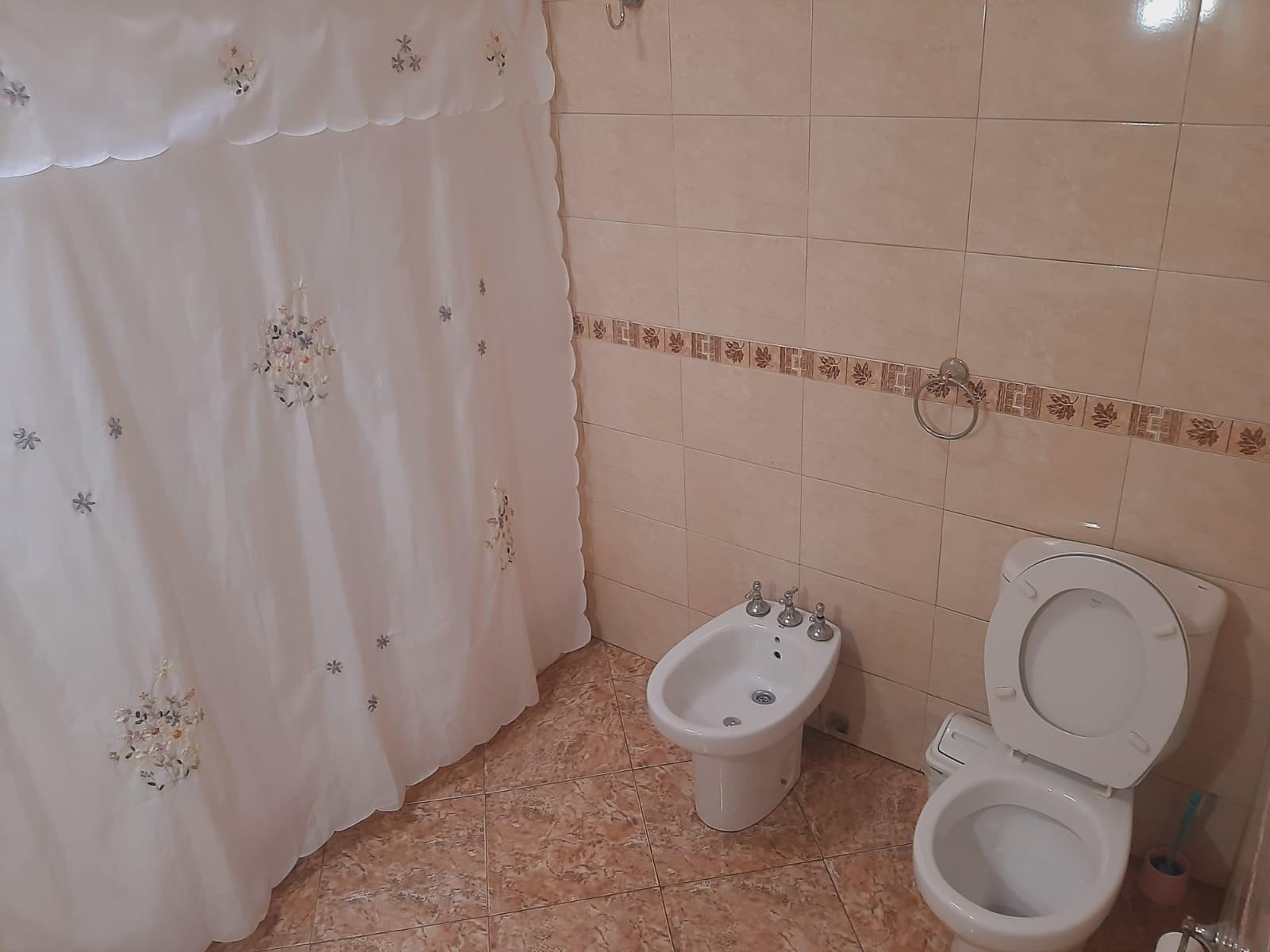 CASA, MAS DOS LOCALES MAS, LOTE, EN VILLA LUZURIAGA — foto 15