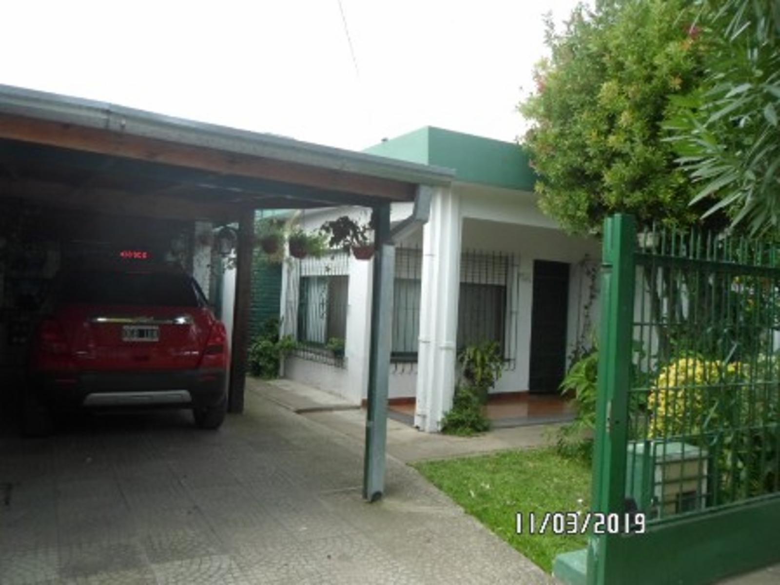 Casa Tipo Americana - Excelente Estado