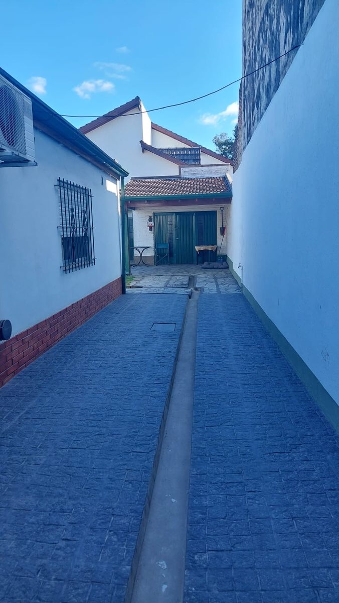 CASA TIPO AMERICANA EXCELENTE UBICACION — foto 2