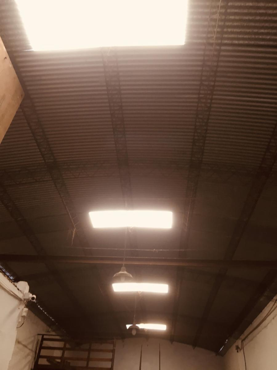 VENTA ¡¡¡¡IMPECABLE GALPON DE 230 M2 FUERZA MOTRIZ — foto 2