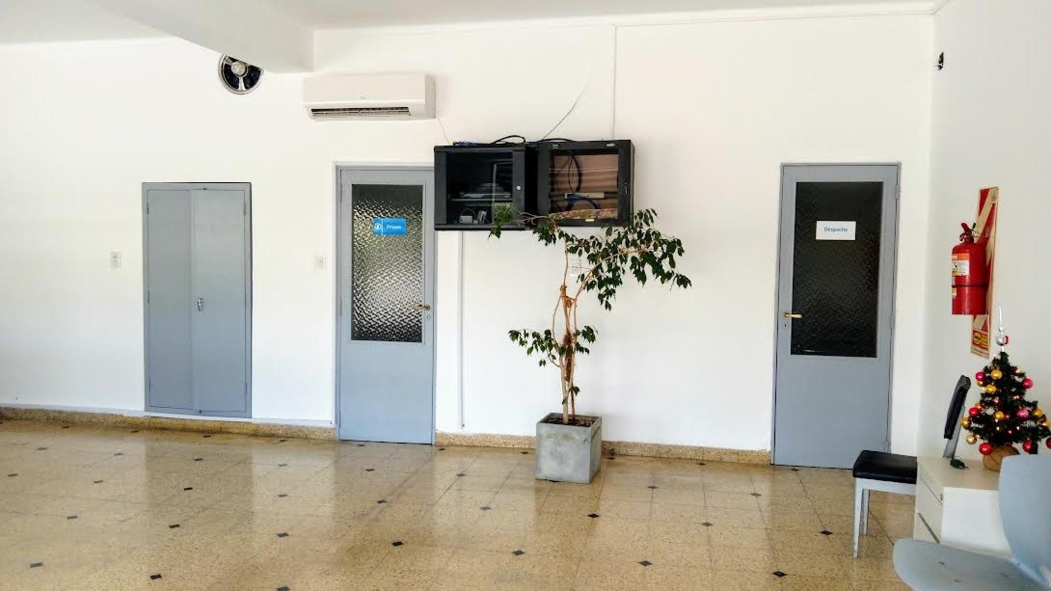 VENTA IMPORTANTE PROPIEDAD CON LOCAL COMERCIAL. - 4