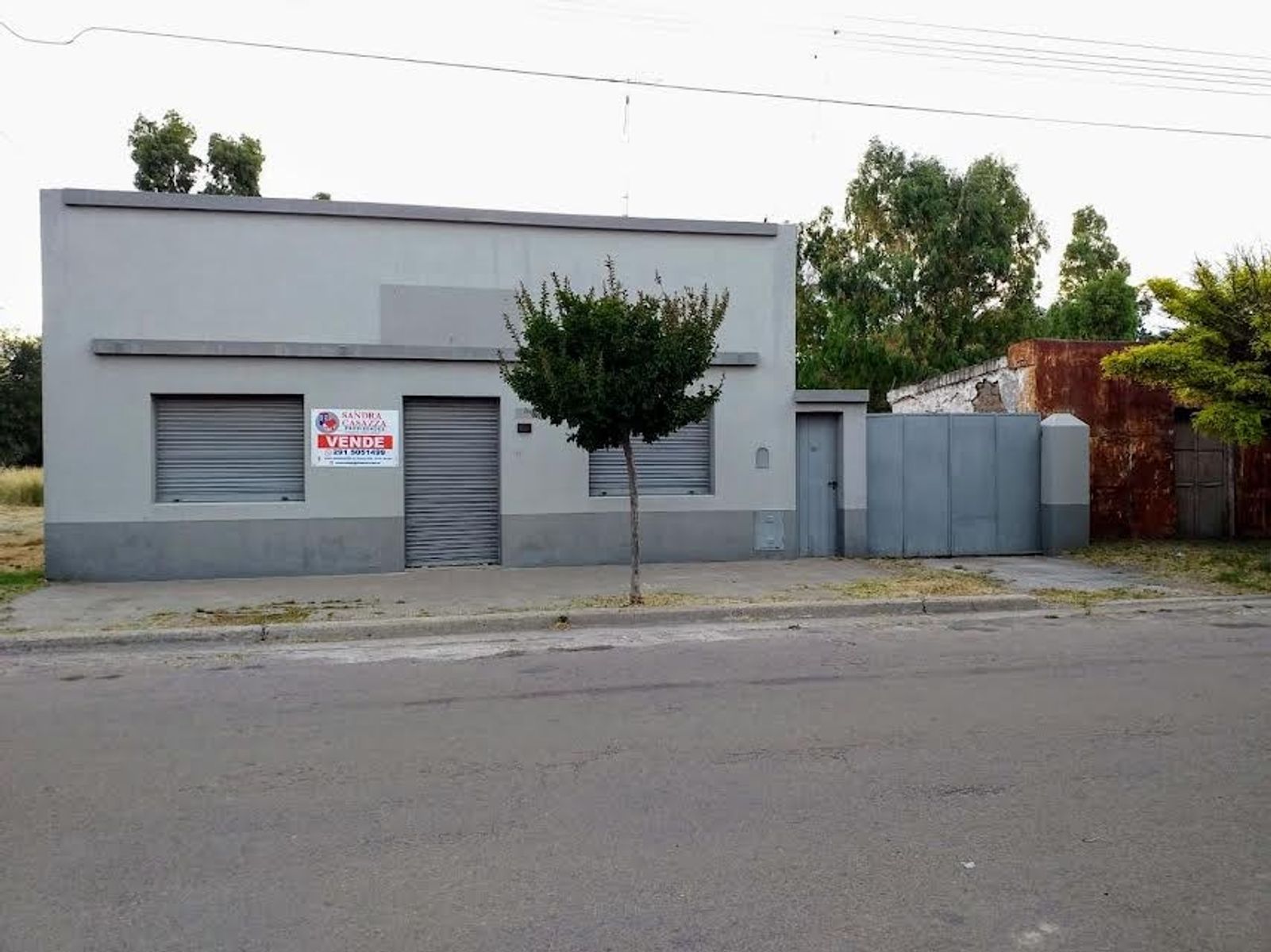 VENTA DE CASA CON LOCAL COMERCIAL. - 1