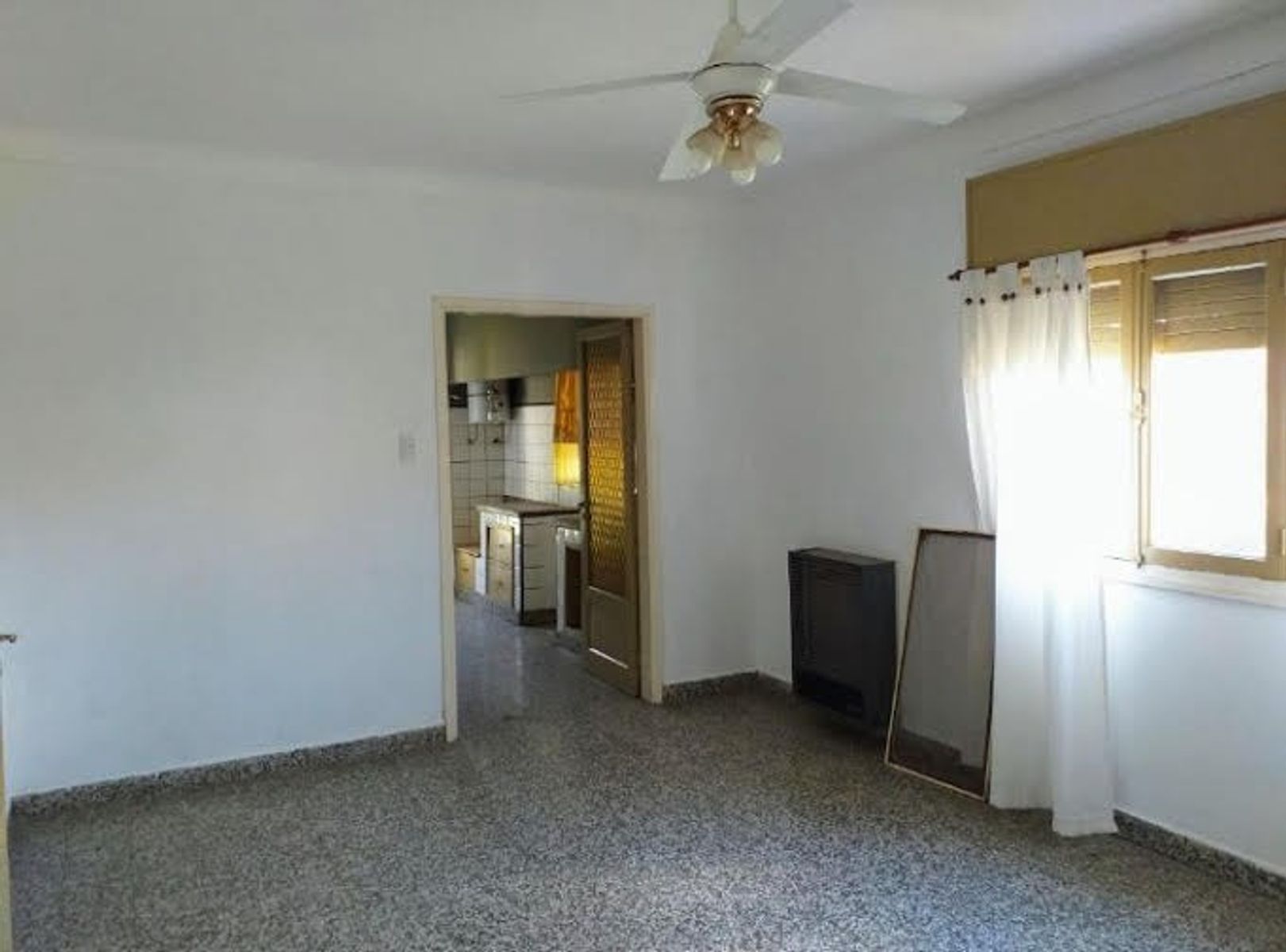 VENTA DE CASA CON LOCAL COMERCIAL. - 11