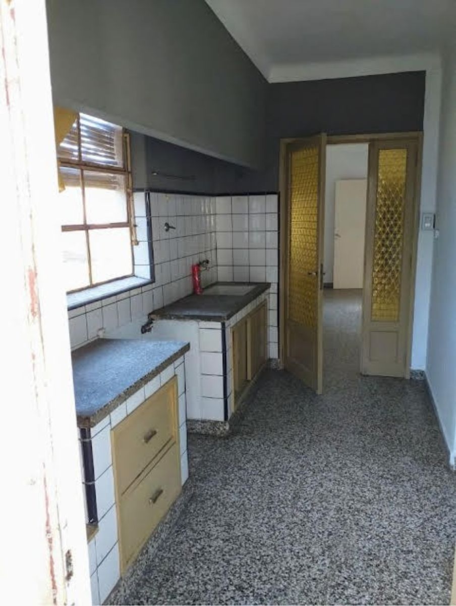 VENTA DE CASA CON LOCAL COMERCIAL. - 12