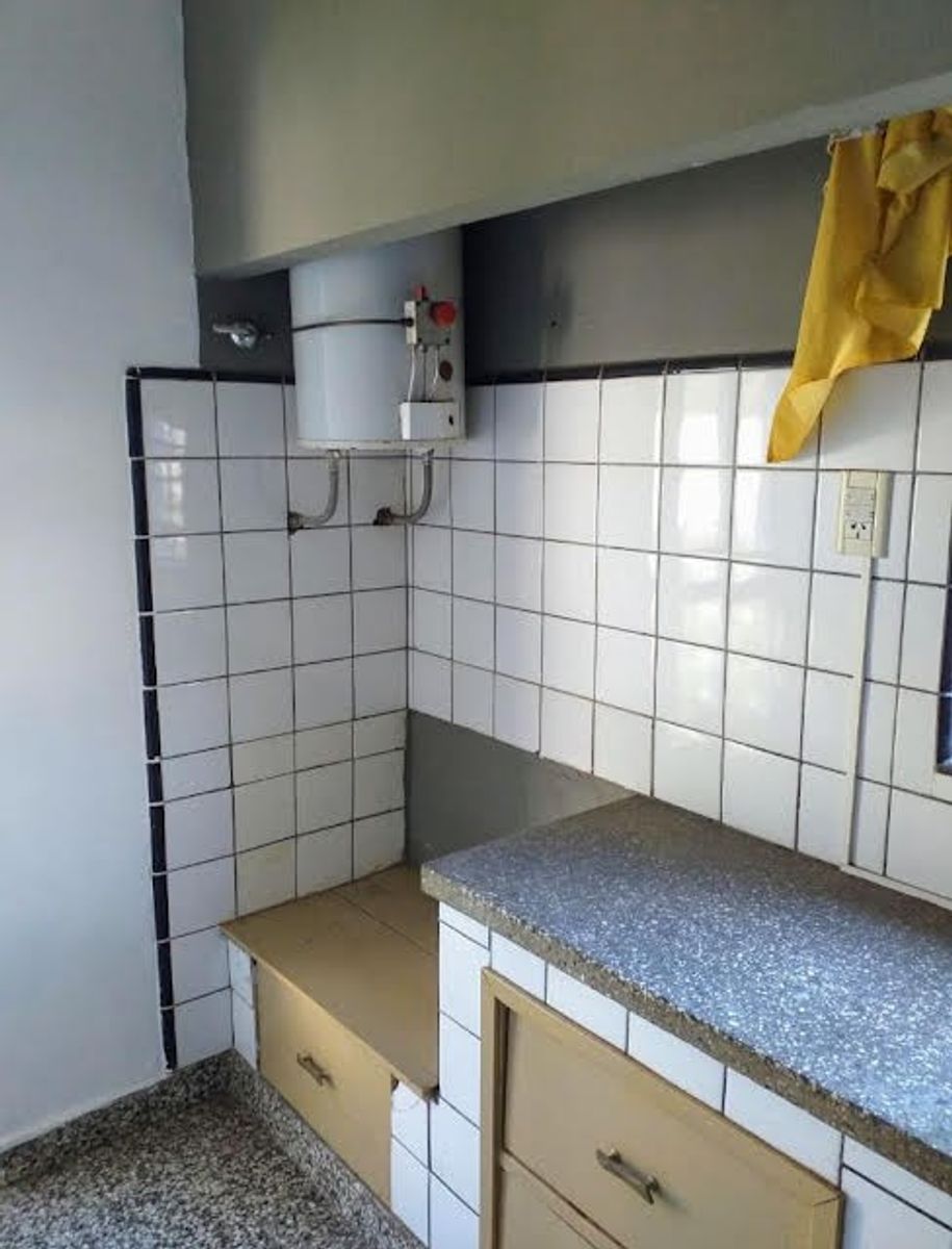 VENTA DE CASA CON LOCAL COMERCIAL. - 13