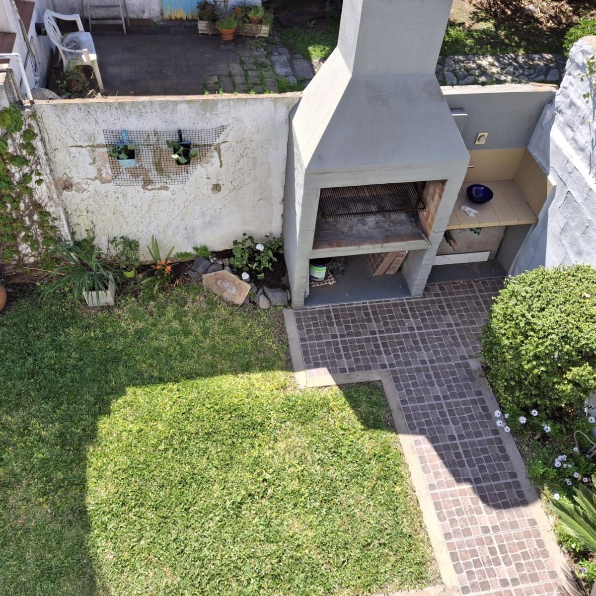 CHALET EN ESQUINA APTO CREDITO EN HERMOSO BARRIO — foto 5