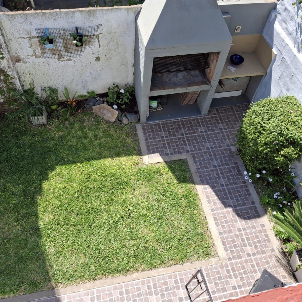 CHALET EN ESQUINA APTO CREDITO EN HERMOSO BARRIO — foto 6