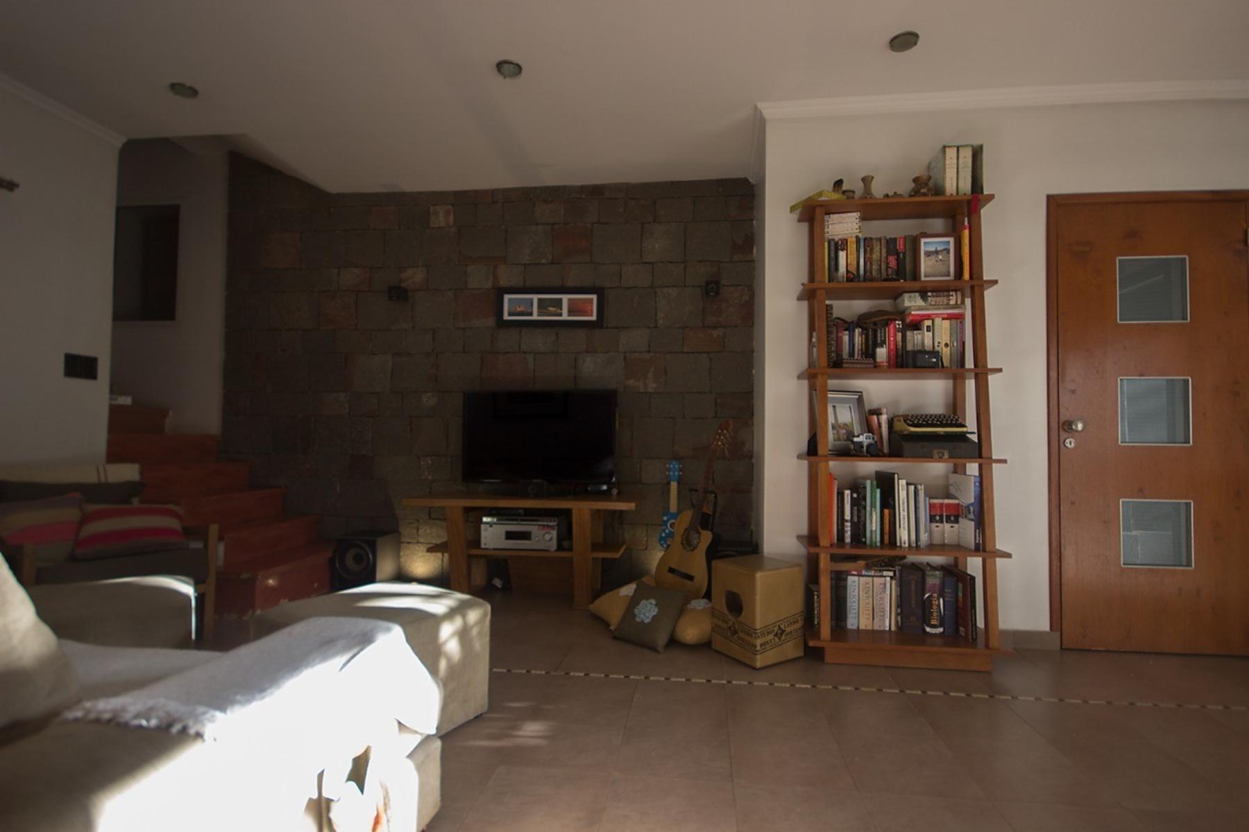 CHALET DE 3 AMBIENTES JARDIN Y COCHERA APTO CREDITO BANCARIO — foto 8