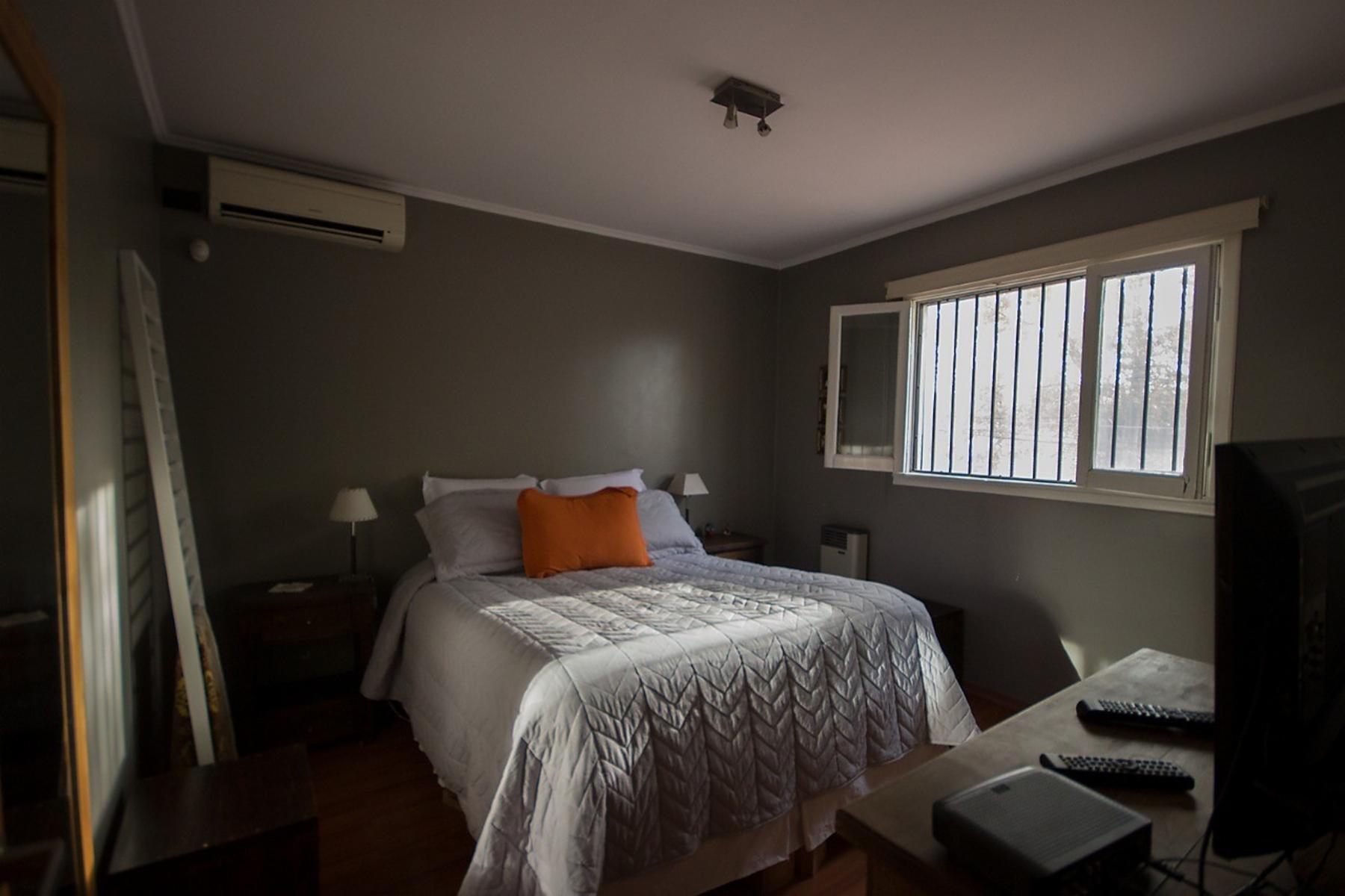 CHALET DE 3 AMBIENTES JARDIN Y COCHERA APTO CREDITO BANCARIO — foto 10