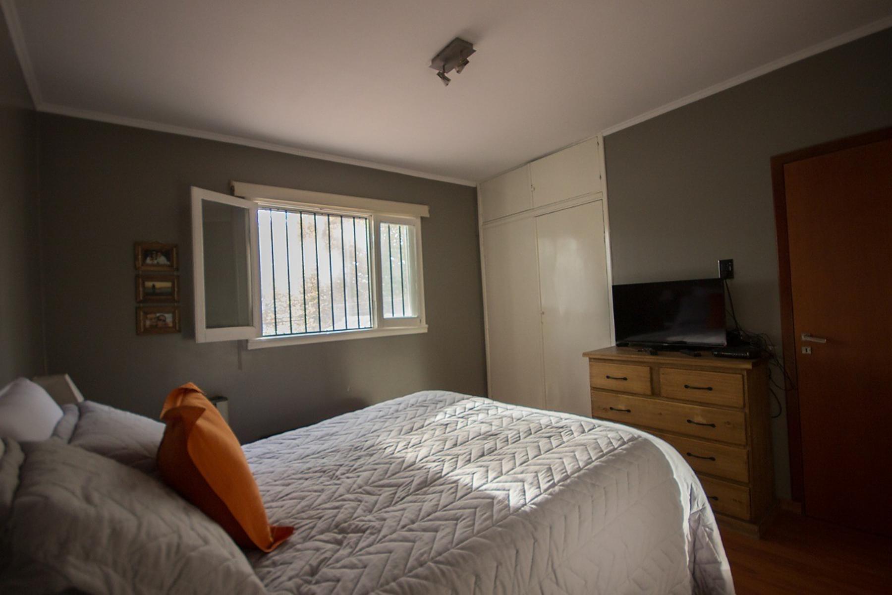 CHALET DE 3 AMBIENTES JARDIN Y COCHERA APTO CREDITO BANCARIO — foto 11