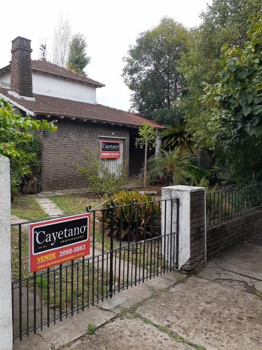 DOS CASAS EN AMPLIO LOTE EN CLAYPOLE CERCANO A LA ESTACION DE TREN — foto 4