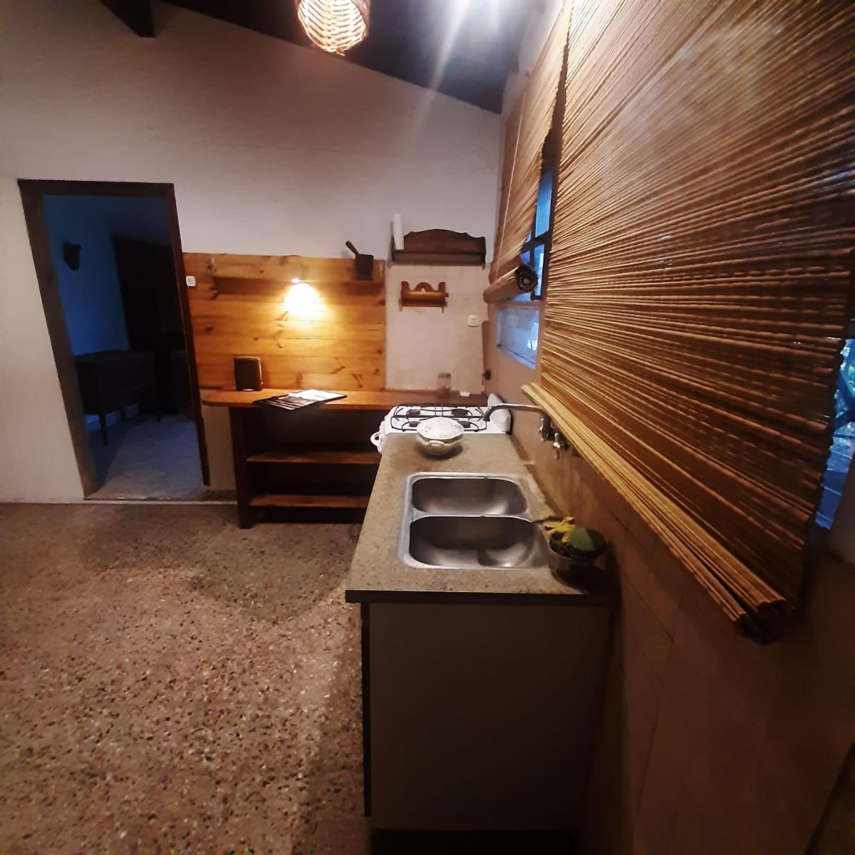 DOS CASAS EN AMPLIO LOTE EN CLAYPOLE CERCANO A LA ESTACION DE TREN — foto 7