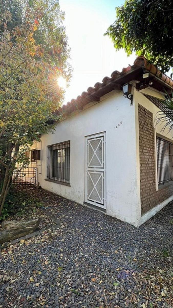 DOS CASAS EN AMPLIO LOTE EN CLAYPOLE CERCANO A LA ESTACION DE TREN — foto 9