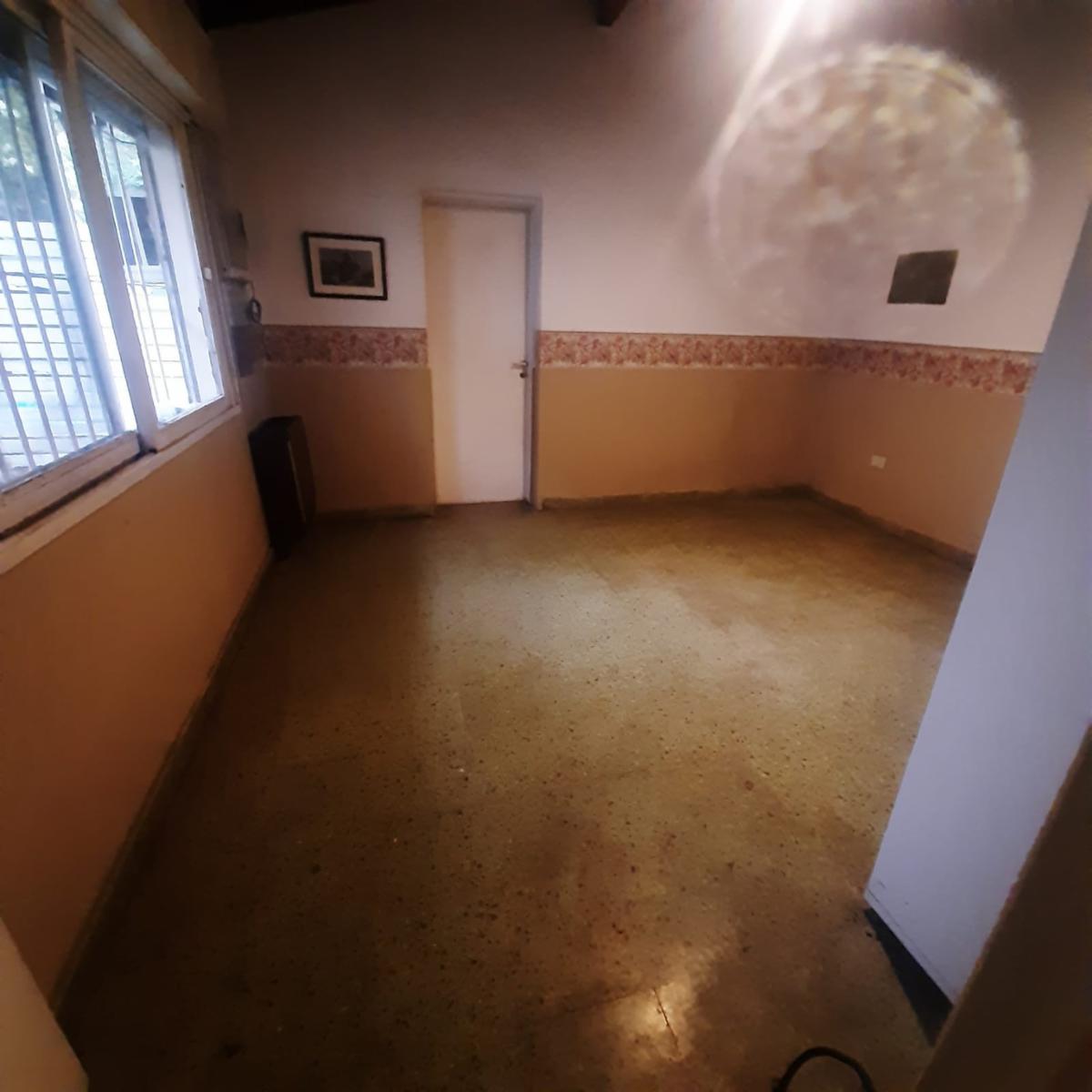 DOS CASAS EN AMPLIO LOTE EN CLAYPOLE CERCANO A LA ESTACION DE TREN — foto 14