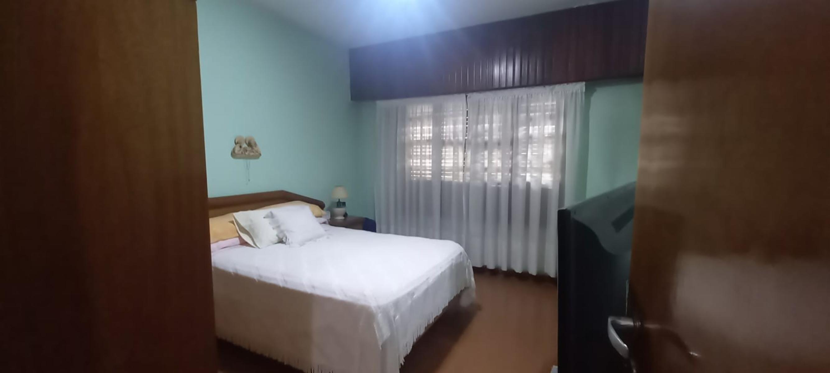 CASA DE 3 AMBIENTES CON COCHERA OPORTUNIDAD EN BANFIELD ESTE — foto 4