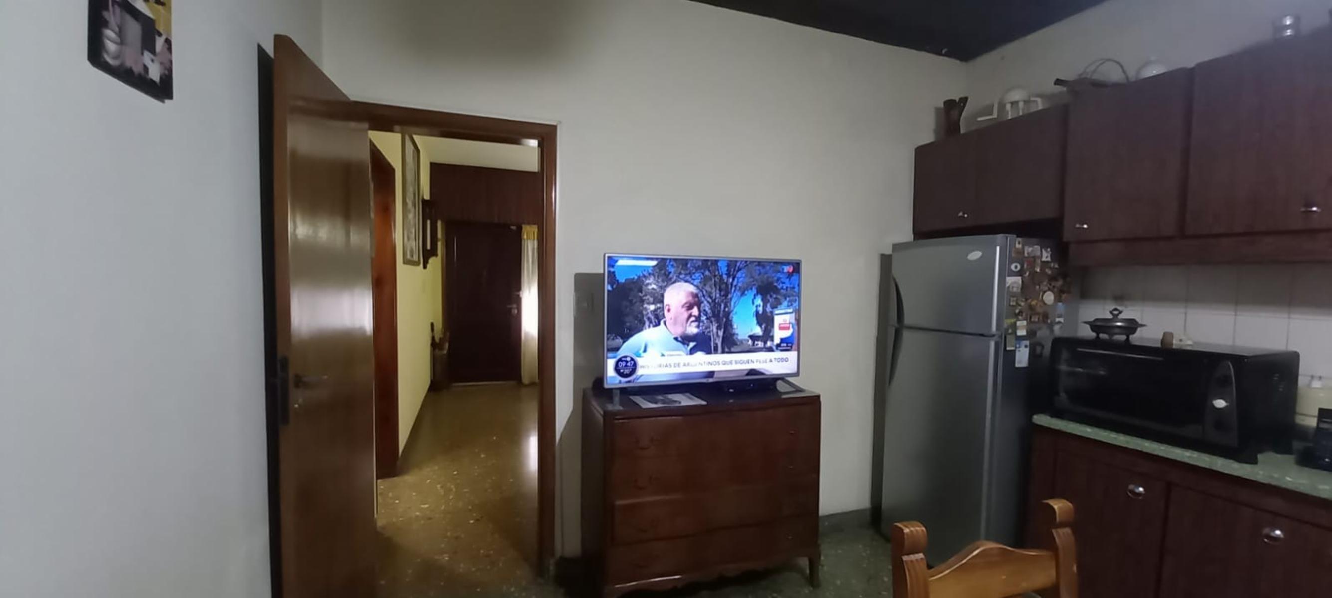 CASA DE 3 AMBIENTES CON COCHERA OPORTUNIDAD EN BANFIELD ESTE — foto 14